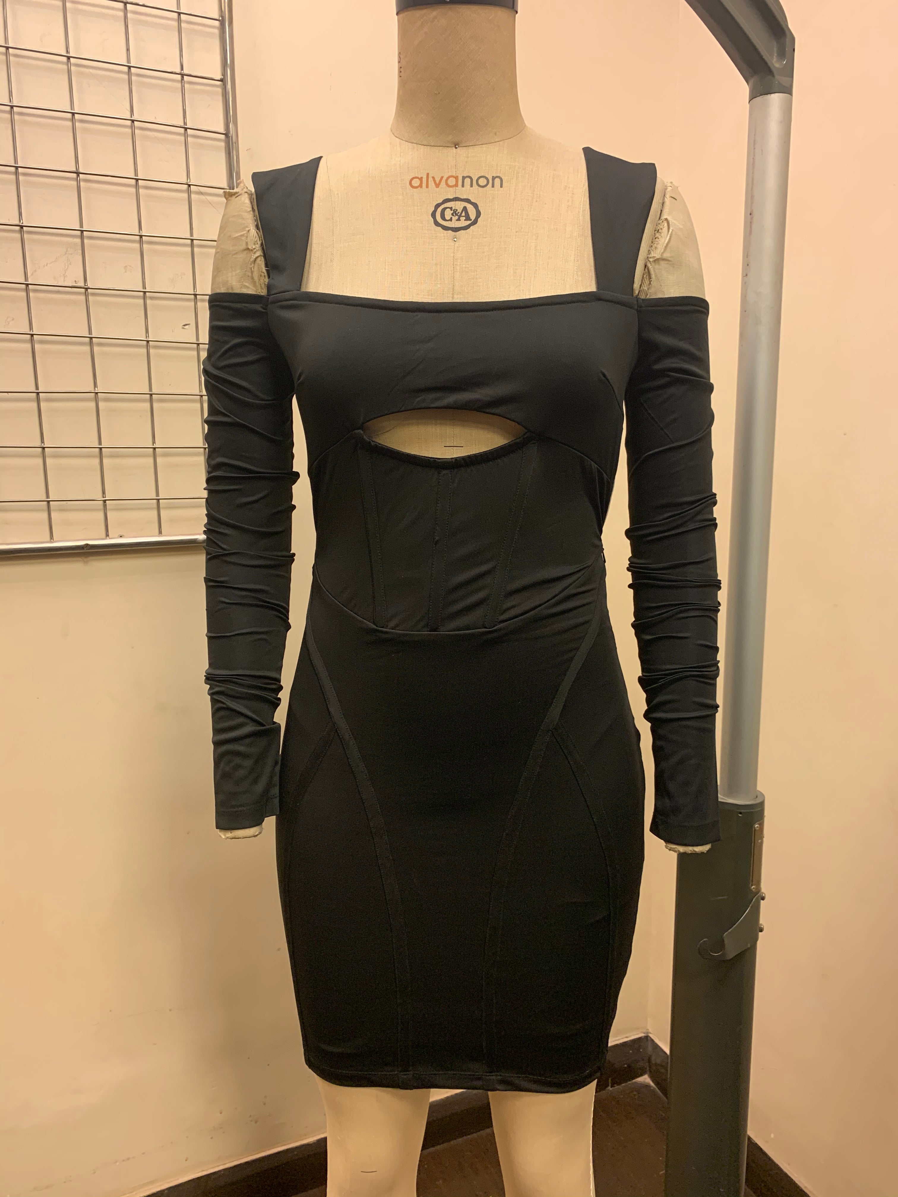 Black cutout mini