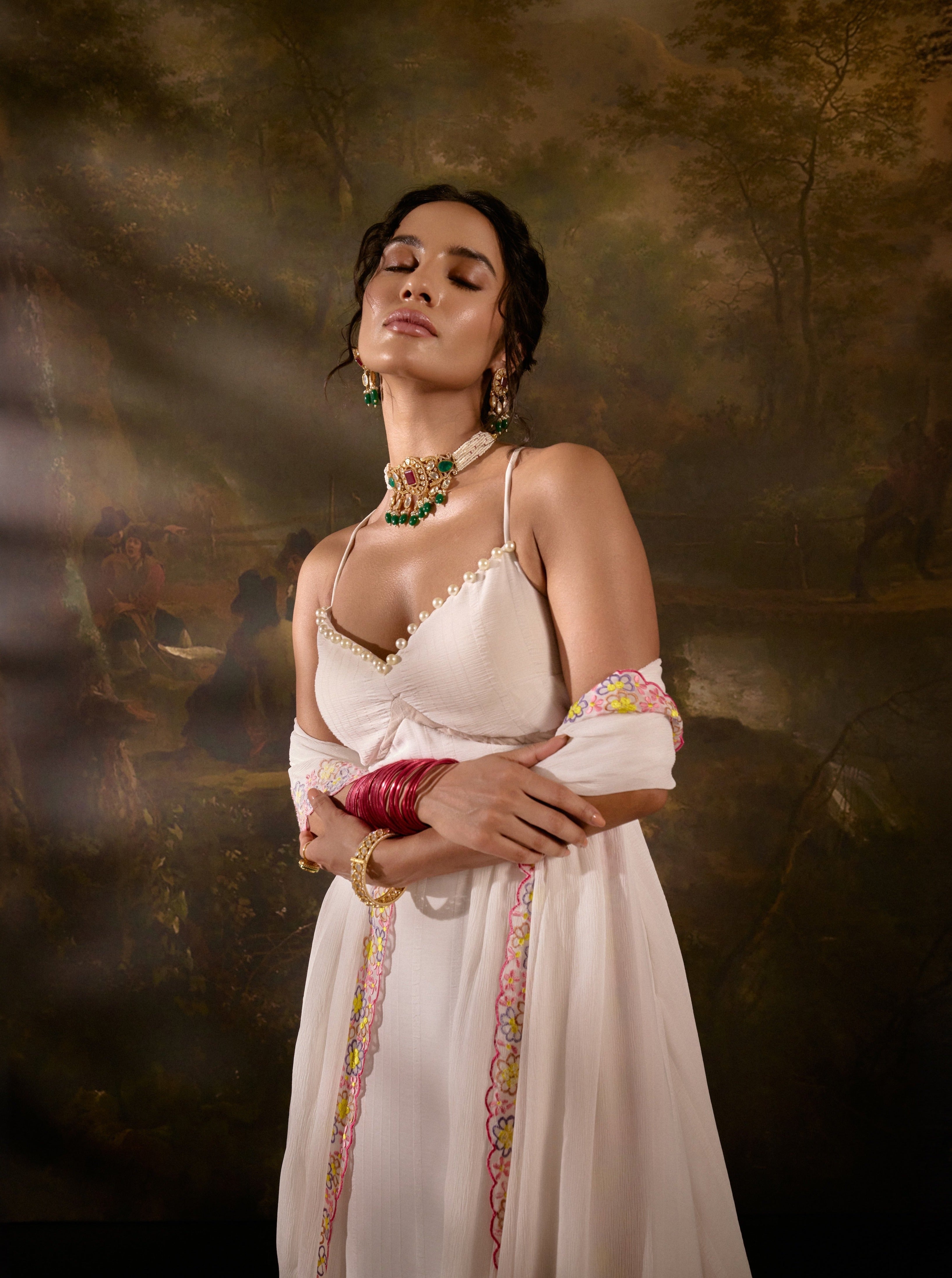 Aadyasha White Floral Embroidered Kurta Set