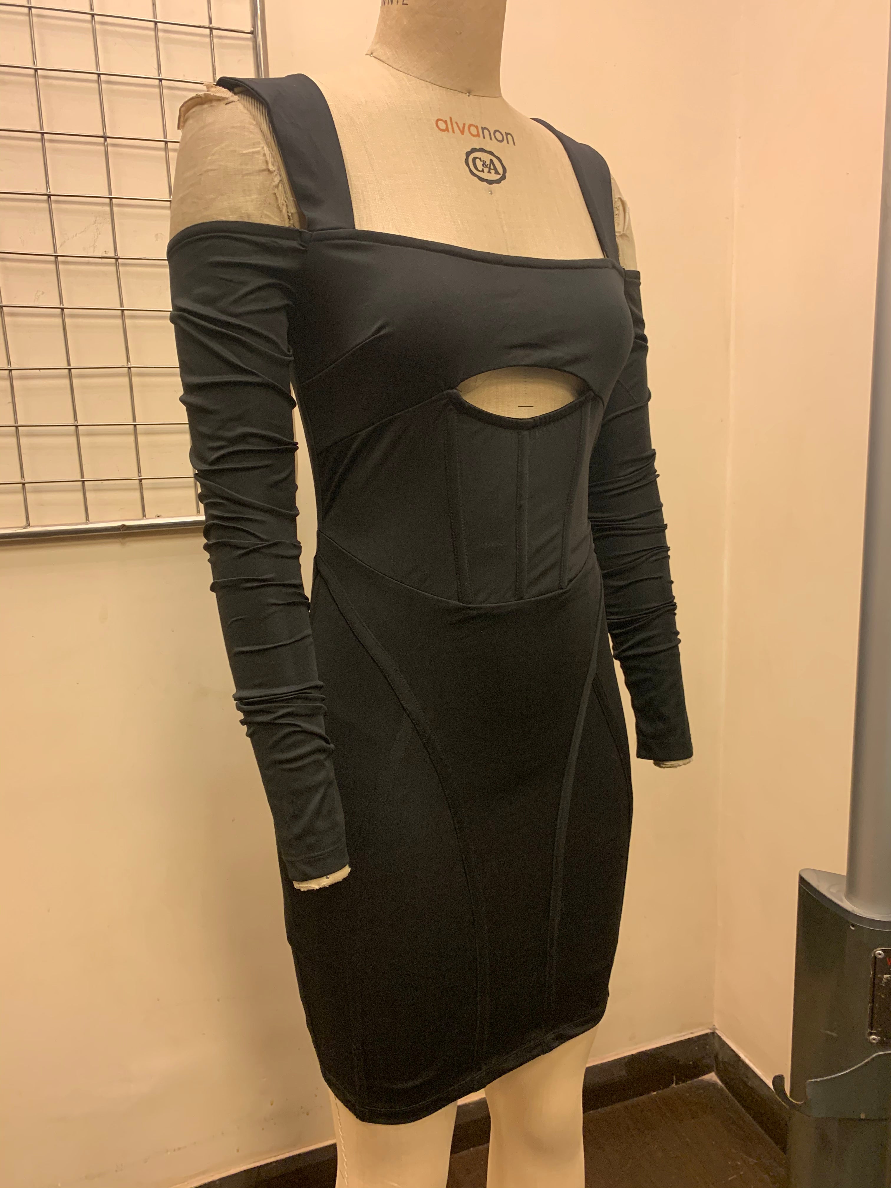 Black cutout mini