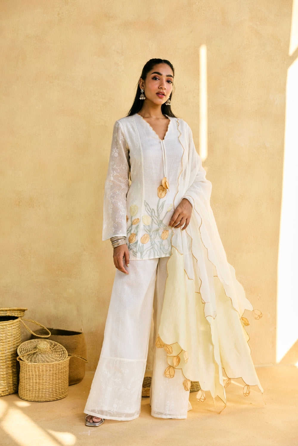 Isharaiya Tulip Embroidered White Kurta Set