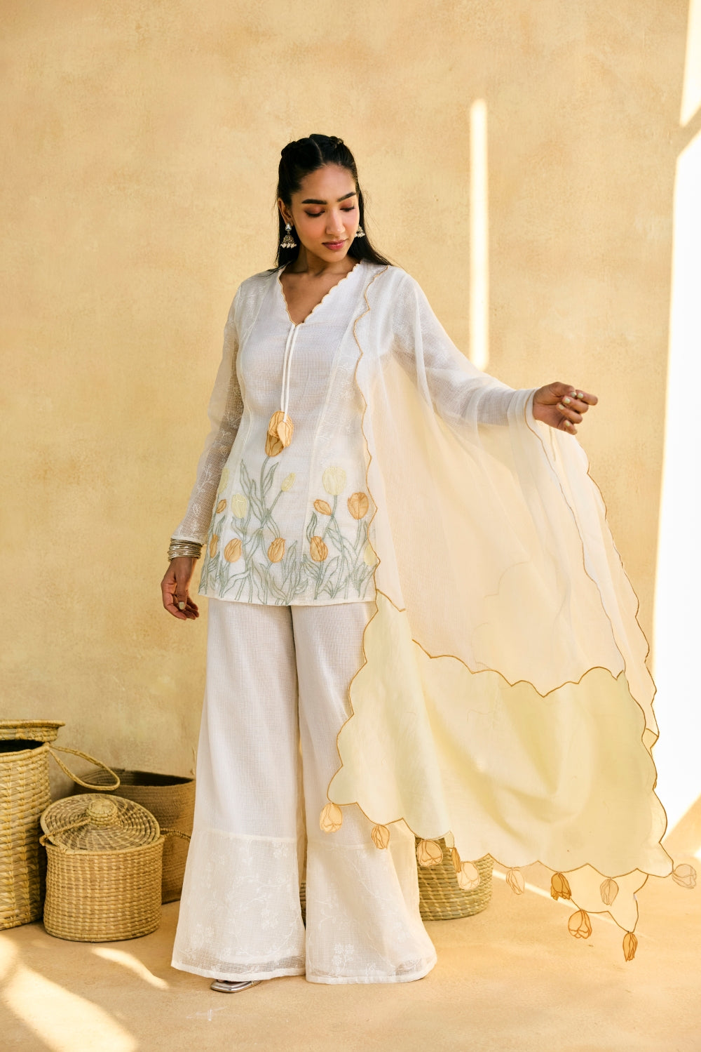 Isharaiya Tulip Embroidered White Kurta Set