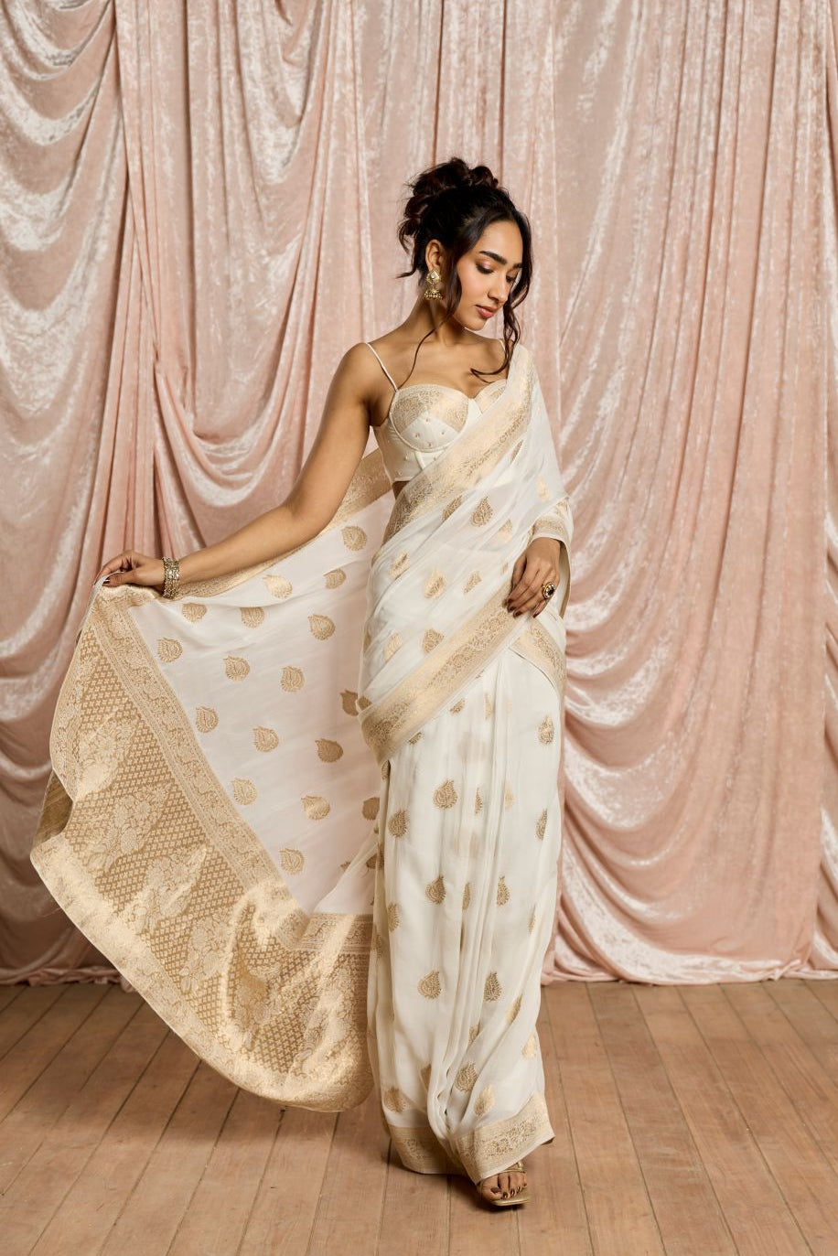 Haniya White and Gold Banarasi Pre-Draped Saree