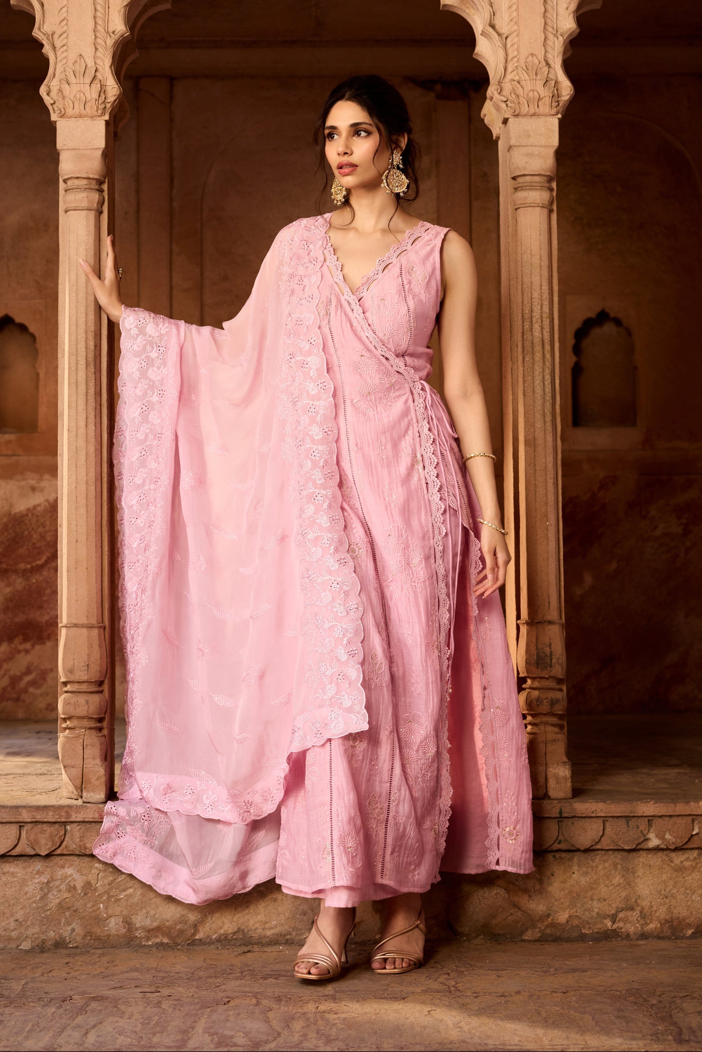 Gulbaano Light Pink Embroidered Sleeveless Kurta Set
