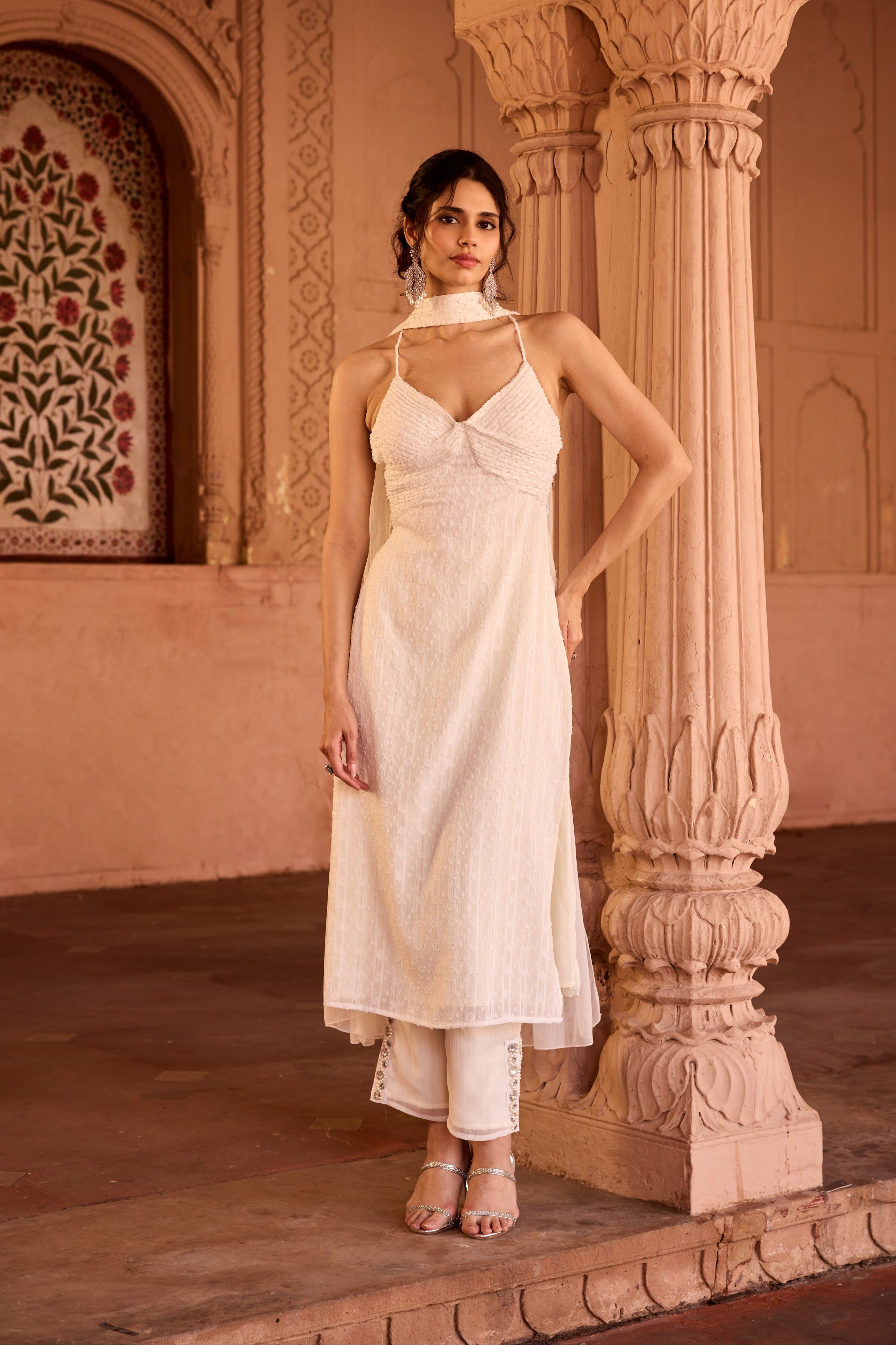Shimaz White Sleeveless Kurta Set
