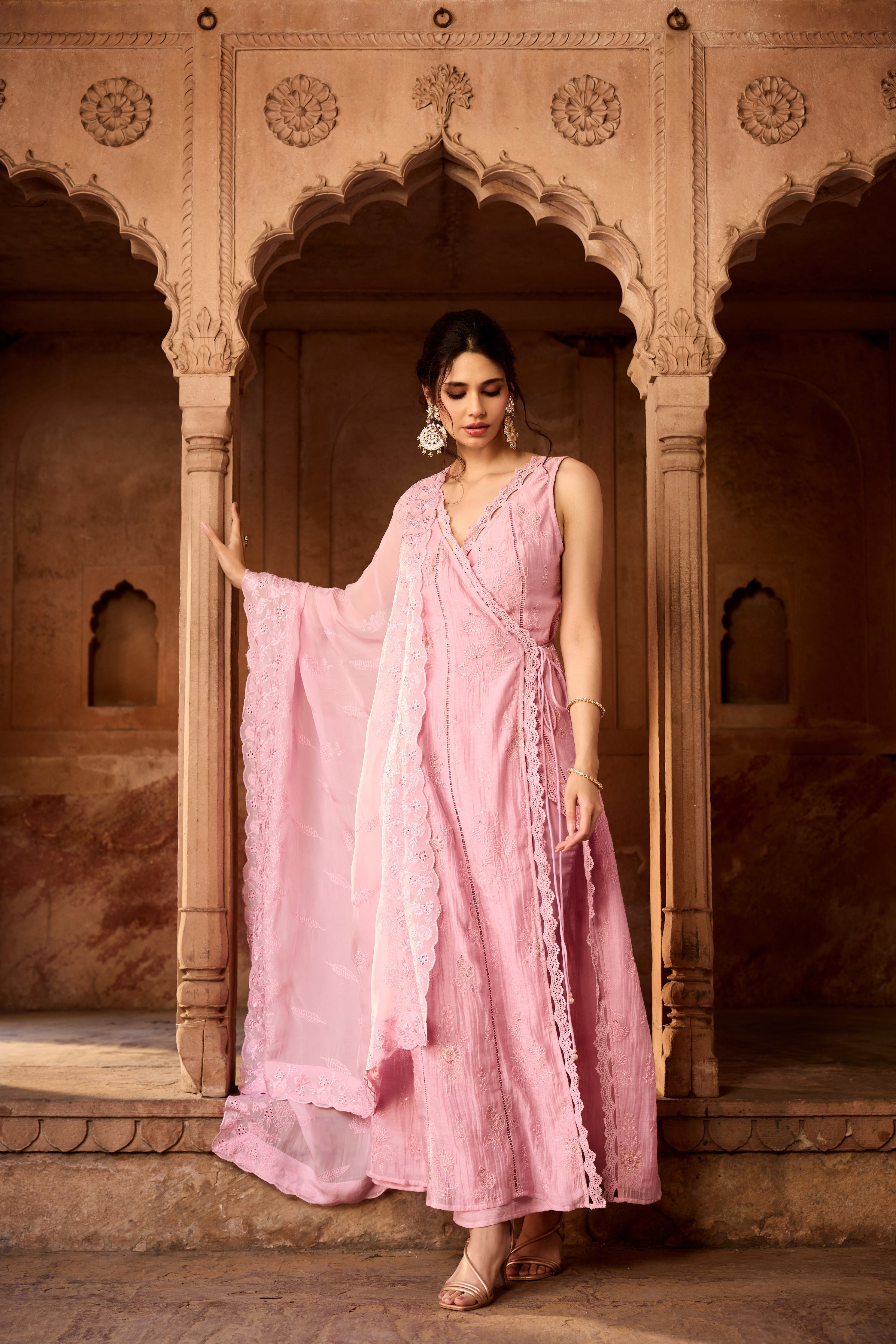 Gulbaano Light Pink Embroidered Sleeveless Kurta Set